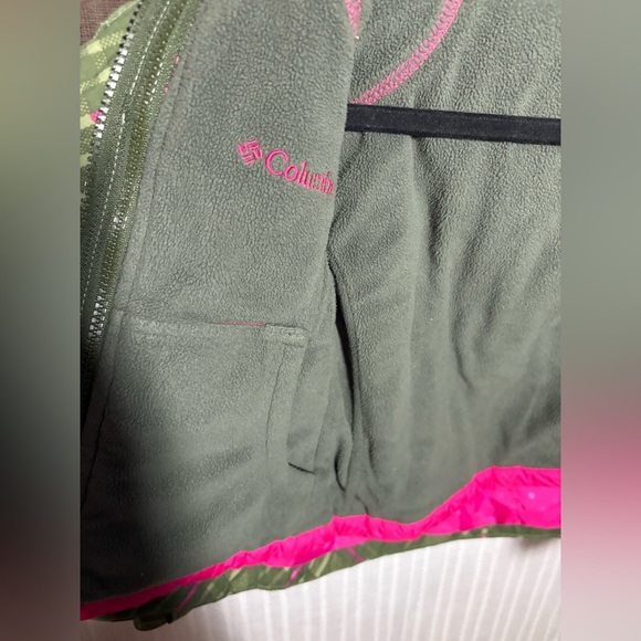 Columbia Green and Pink Women's Jacket - Picture 4 of 4